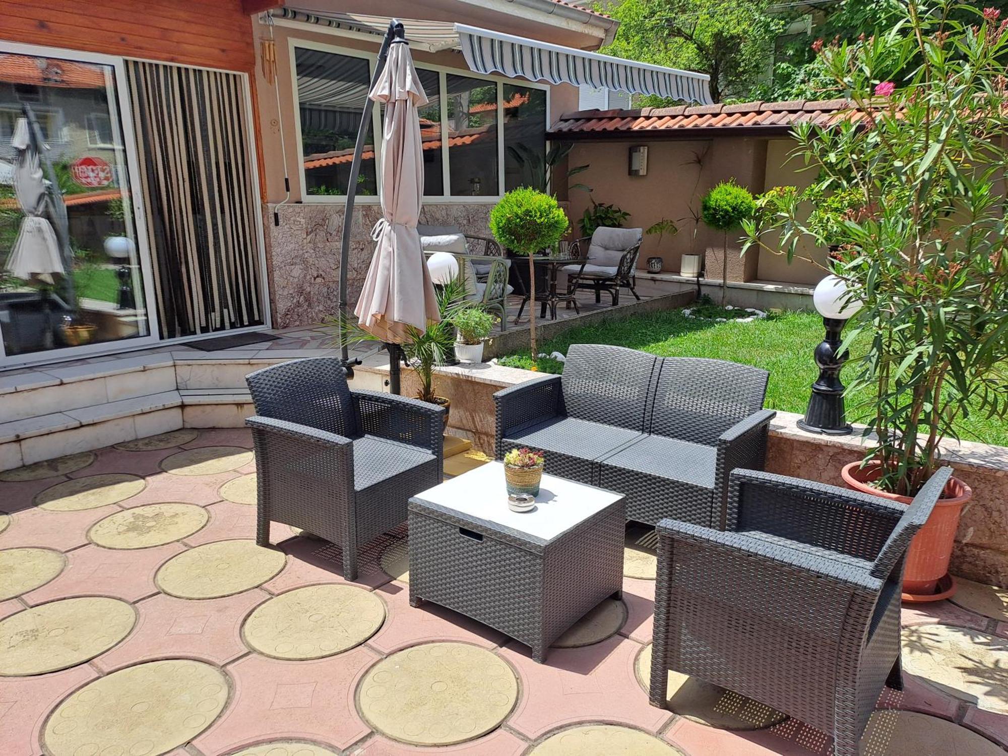 Приятелската Къща Hotel Velingrad Ngoại thất bức ảnh