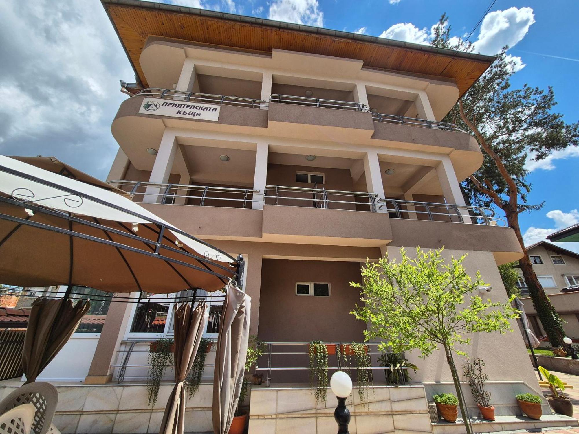 Приятелската Къща Hotel Velingrad Ngoại thất bức ảnh